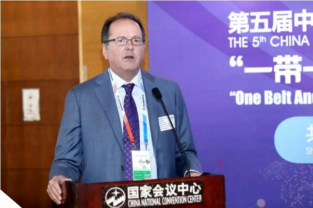 7美國輔助生殖技術(shù)協(xié)會主席凱文杜迪博士致辭.jpg 7美國輔助生殖技術(shù)協(xié)會主席凱文杜迪博士致辭.jpg