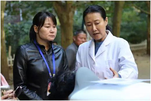 2慈銘韓小紅博士與嘉銘園社區黨委書記交流公益.jpg 2慈銘韓小紅博士與嘉銘園社區黨委書記交流公益.jpg