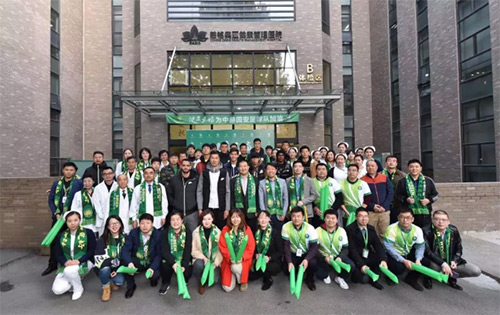 2國安隊員與慈銘醫(yī)護(hù)人員合影.jpg 2國安隊員與慈銘醫(yī)護(hù)人員合影.jpg